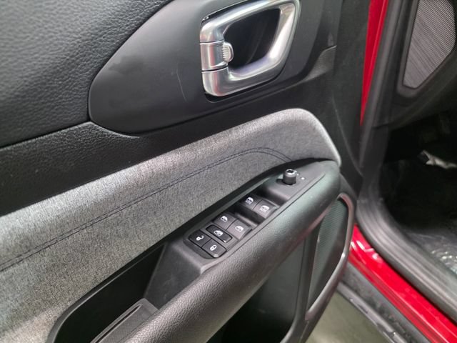 Used 2023 Jeep Compass Latitude AWD/4WD image 10