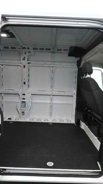 Used 2025 RAM ProMaster 2500 w/ Convenience Group image 11