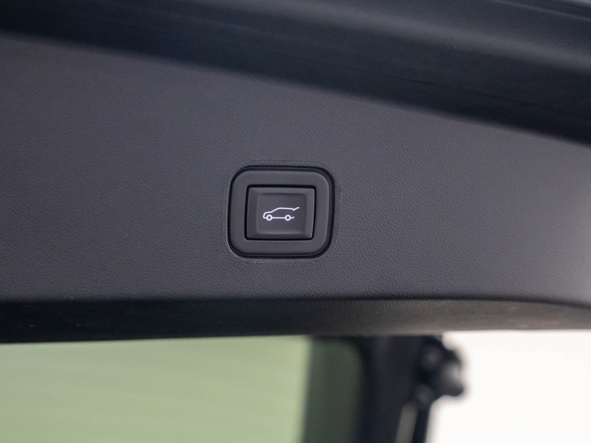 Certified 2025 Cadillac Lyriq Luxury w/ LPO, Floor Liner Package image 35