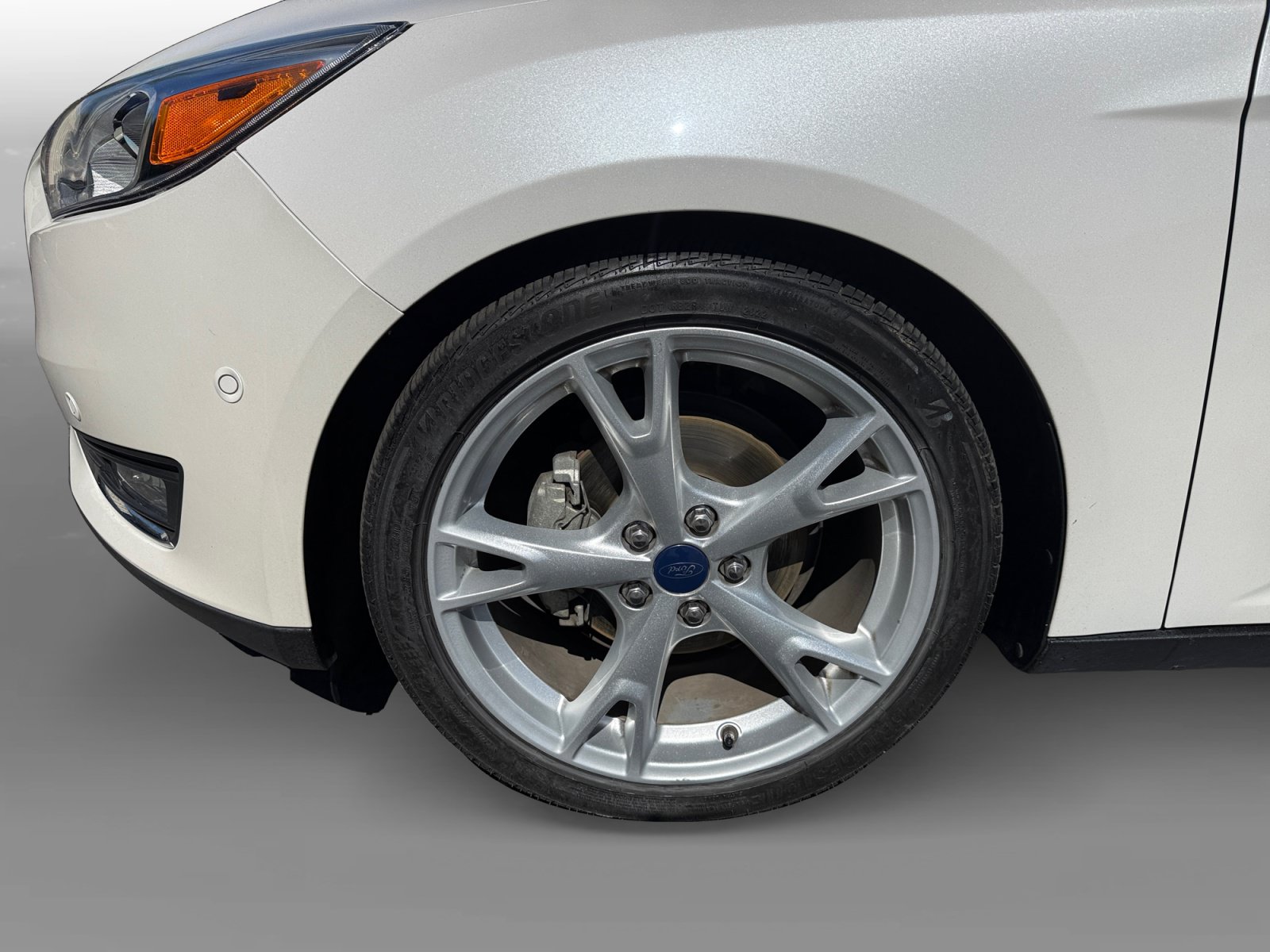 Used 2015 Ford Focus Titanium w/ Titanium Technology Package FWD image 9
