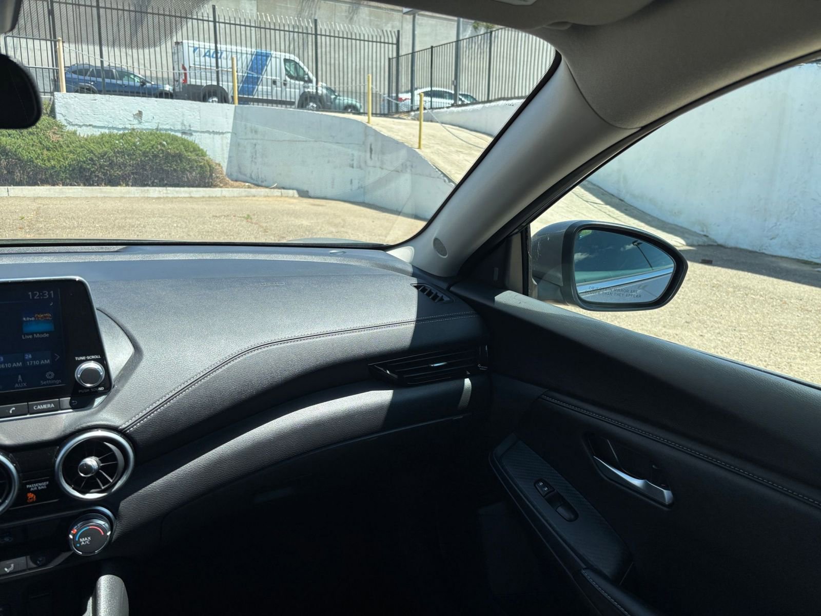 Used 2025 Nissan Sentra SV FWD image 33