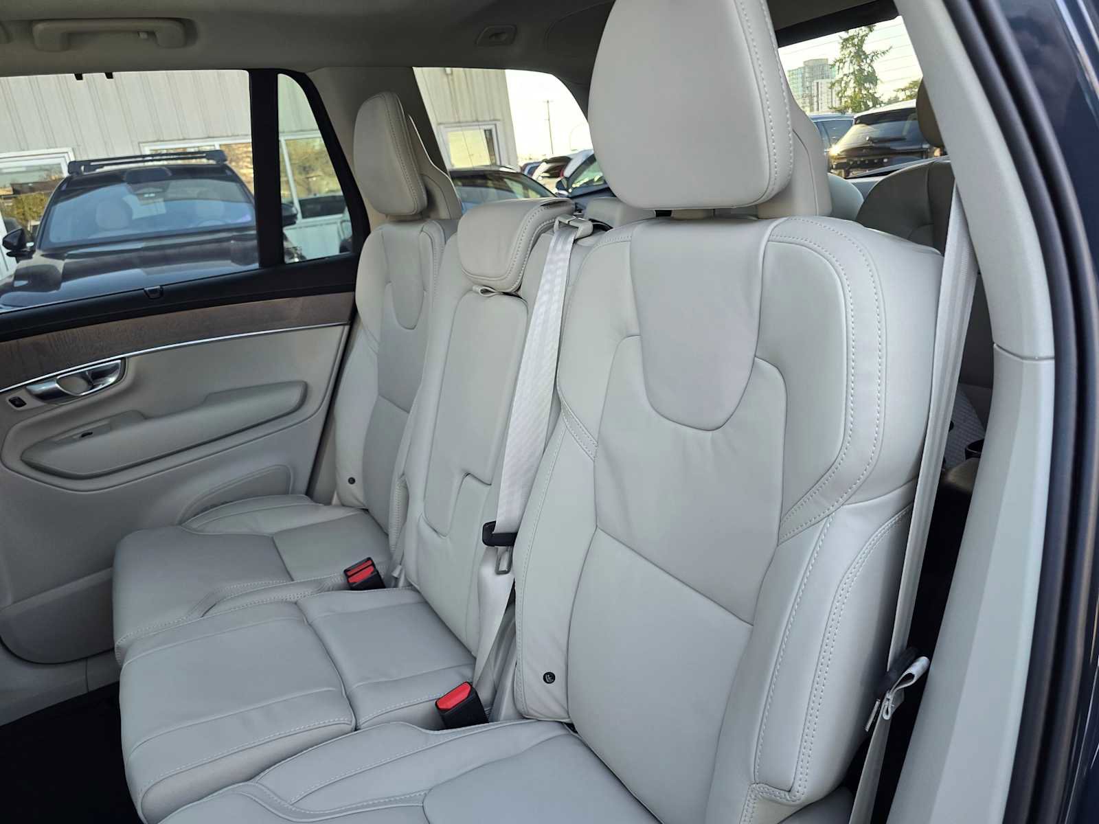 New 2026 Volvo XC90 B6 Ultra w/ Protection Package image 17
