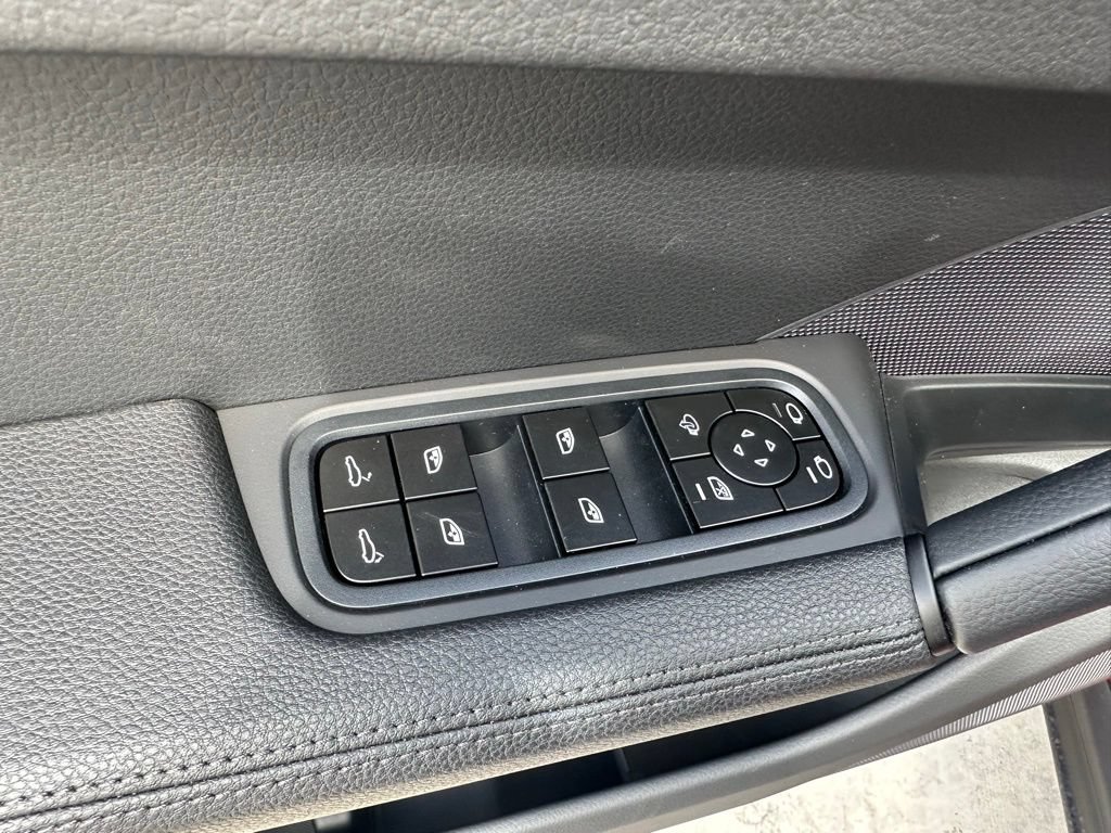 Used 2026 Porsche Cayenne Coupe AWD/4WD image 21