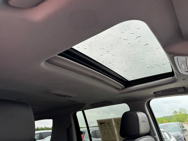 Used 2019 GMC Yukon XL Denali AWD/4WD image 7