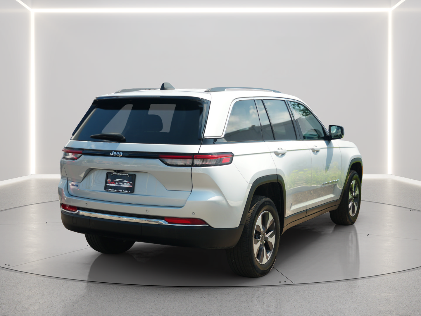 Used 2022 Jeep Grand Cherokee Limited 4xe AWD/4WD image 5