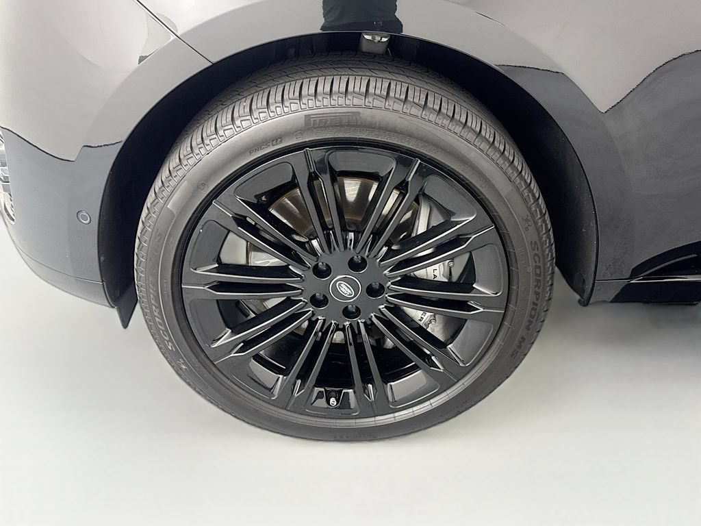 Certified 2025 Land Rover Range Rover SE AWD/4WD image 30
