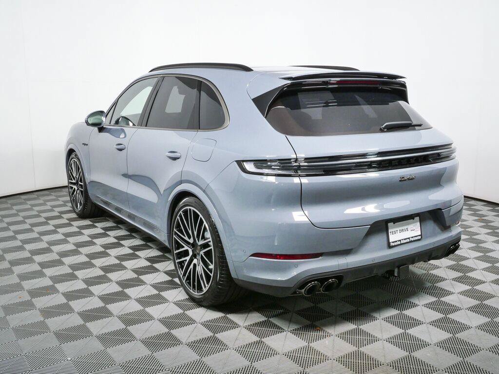 New 2026 Porsche Cayenne Turbo AWD/4WD image 3