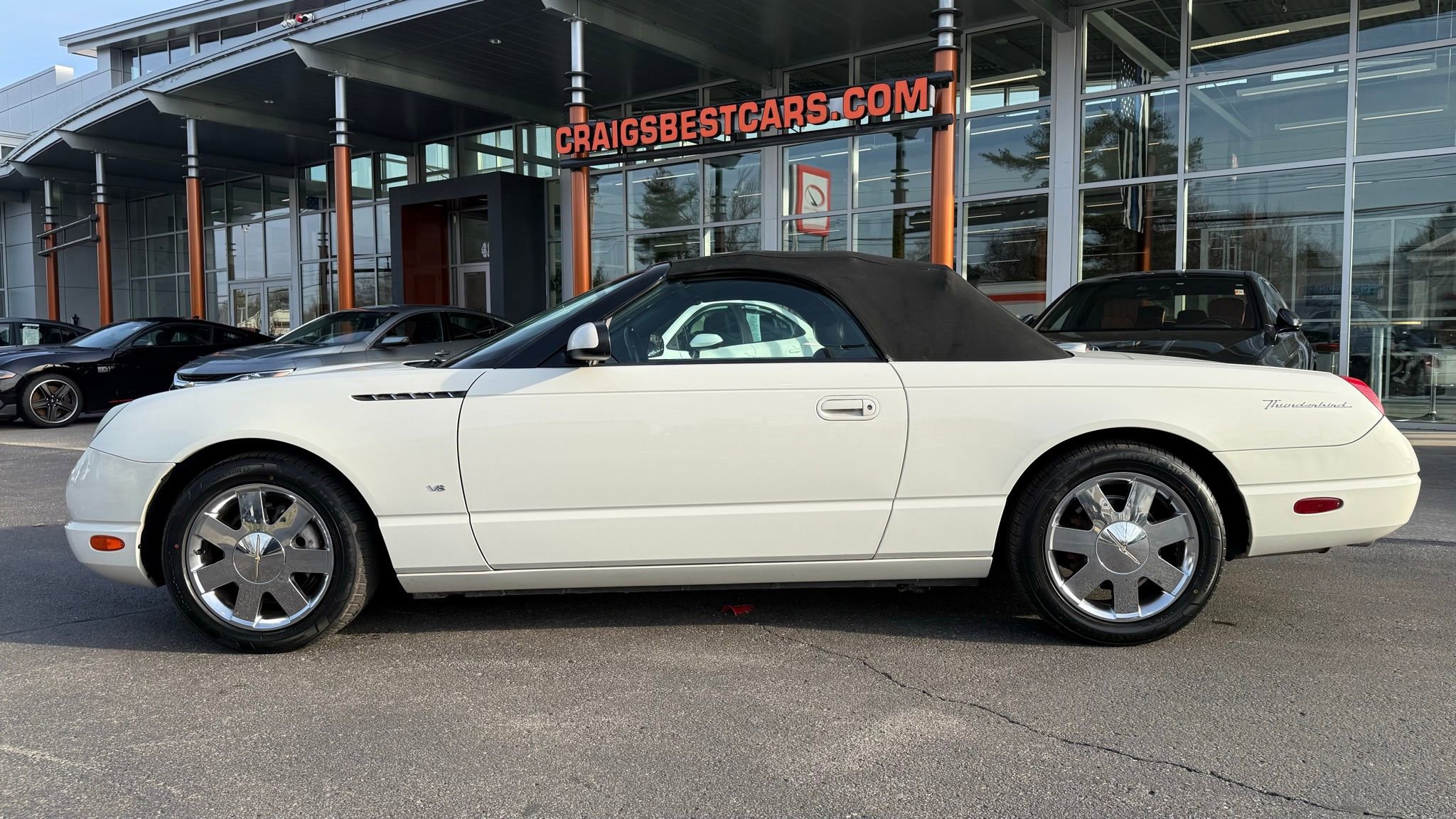 Used 2003 Ford Thunderbird image 36