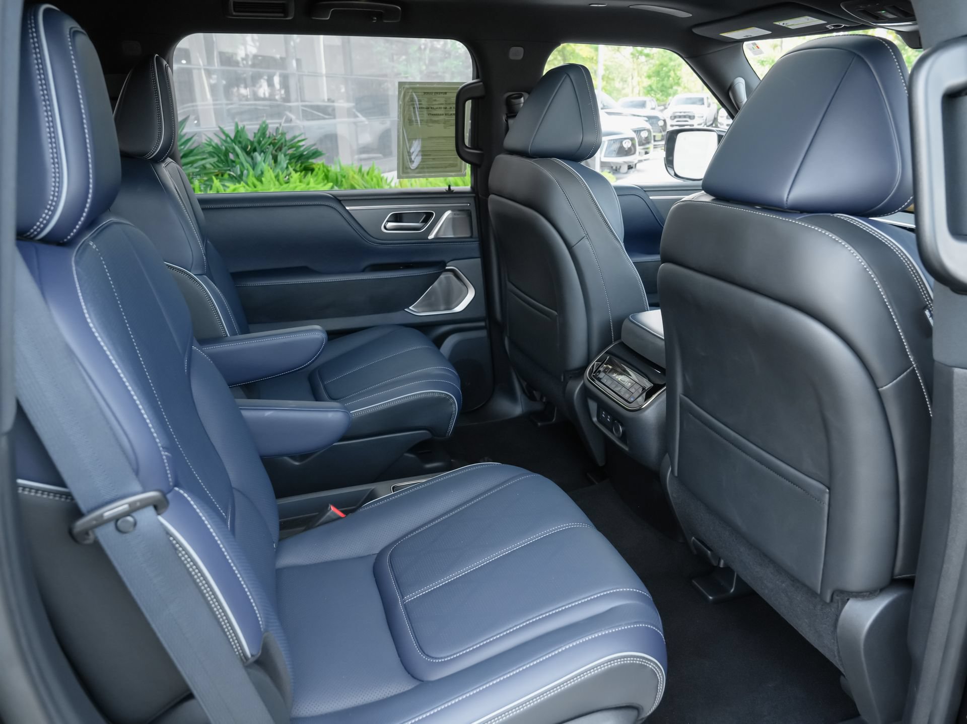 Certified 2026 INFINITI QX80 4WD w/ Sport Exterior Package image 35