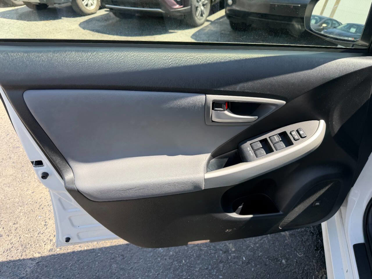 Used 2013 Toyota Prius Four w/ Deluxe Solar Roof Pkg FWD image 17