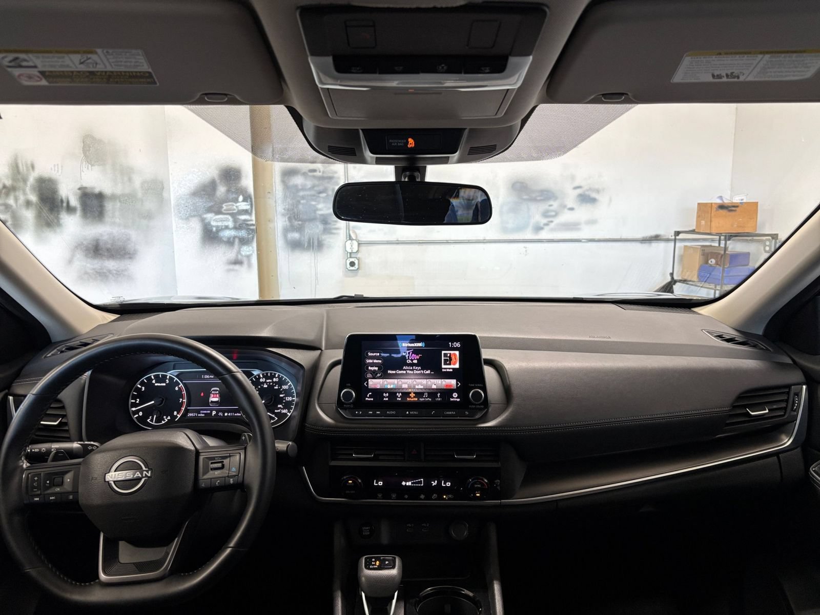 Used 2025 Nissan Rogue SV FWD image 34