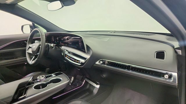 Used 2025 Cadillac Lyriq Sport AWD/4WD image 22