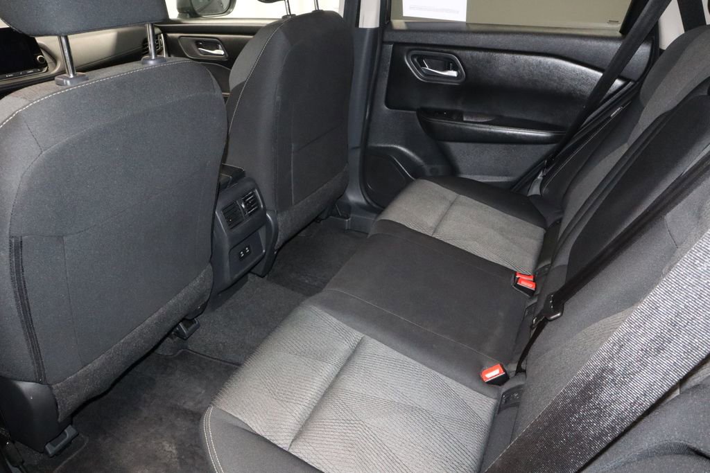 Certified 2025 Nissan Rogue SV image 20