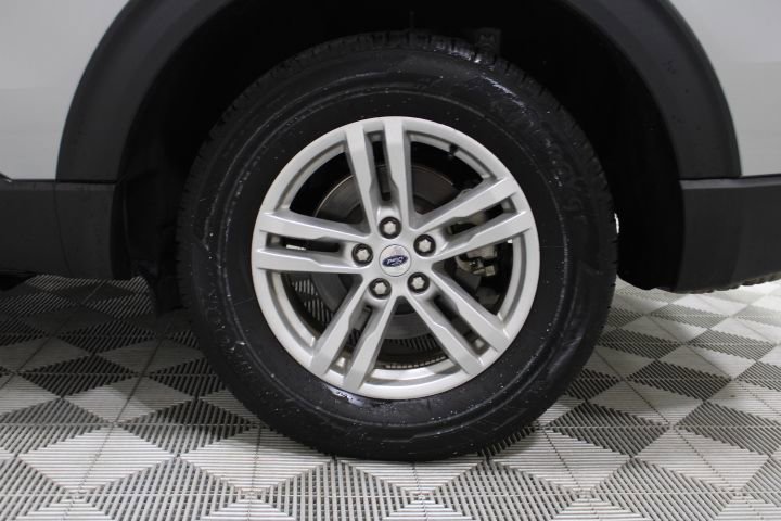 Used 2023 Ford Explorer XLT w/ Equipment Group 202A image 43