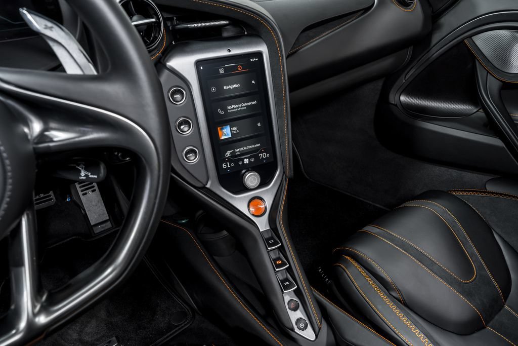 Used 2026 McLaren 750S RWD image 20