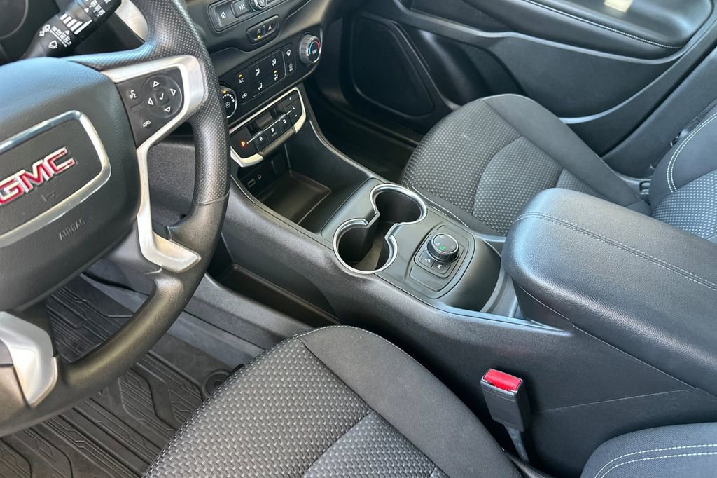 Used 2022 GMC Terrain SLE w/ LPO, Floor Liner Package image 4