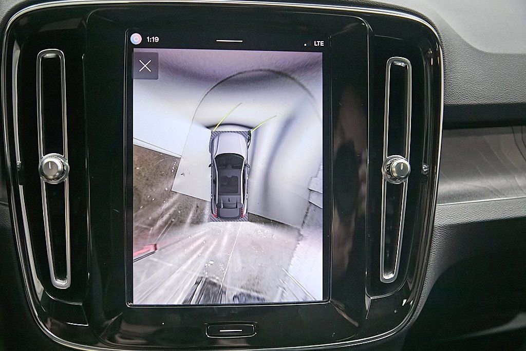 Certified 2023 Volvo C40 P8 Recharge Ultimate image 27