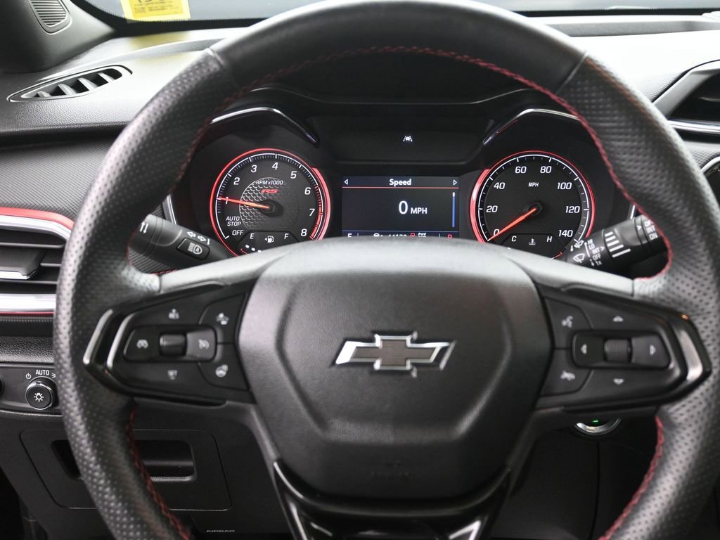 Used 2023 Chevrolet TrailBlazer RS w/ Sun and Liftgate Package image 9