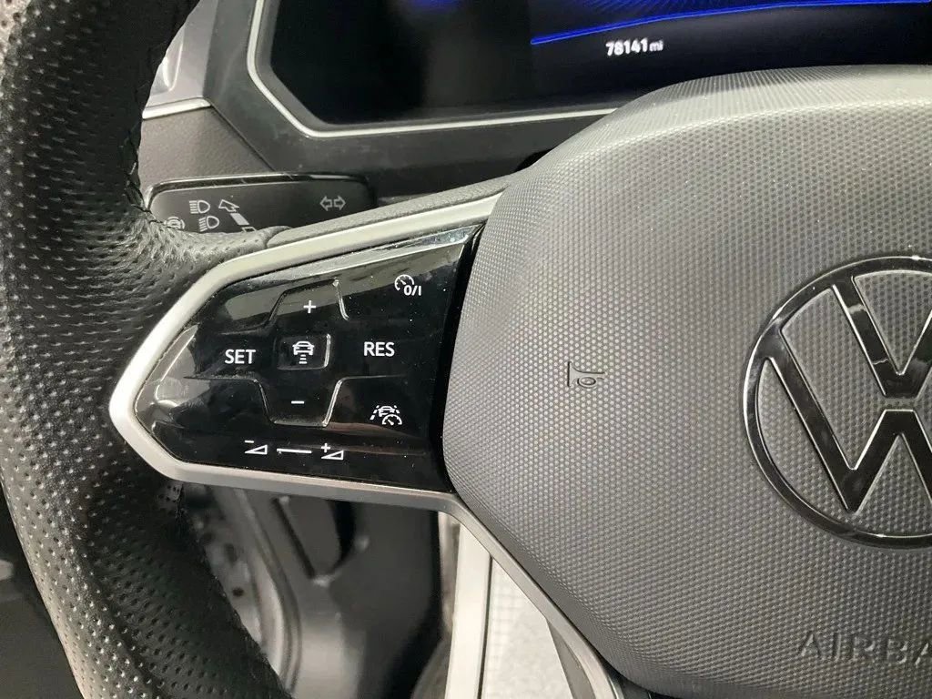 Used 2024 Volkswagen Tiguan SE R-Line image 16