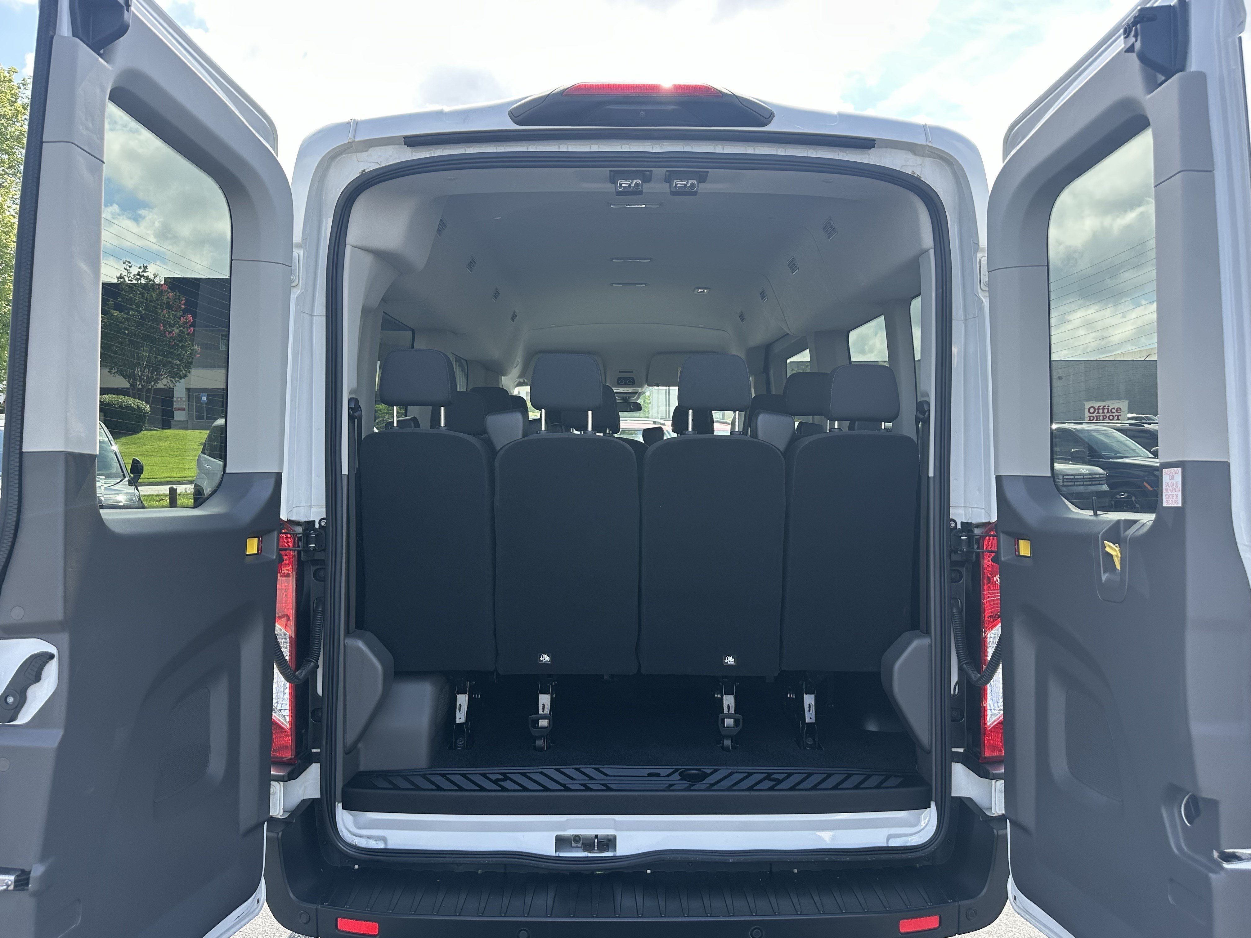 Used 2023 Ford Transit 350 XL RWD image 19