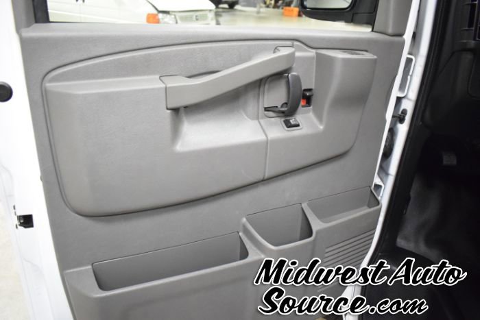 Used 2018 Chevrolet Express 2500 LS w/ Driver Convenience Package RWD image 11