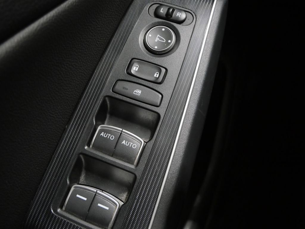 Used 2022 Honda Civic Touring image 14