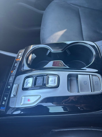 Used 2022 Hyundai Tucson Limited image 27