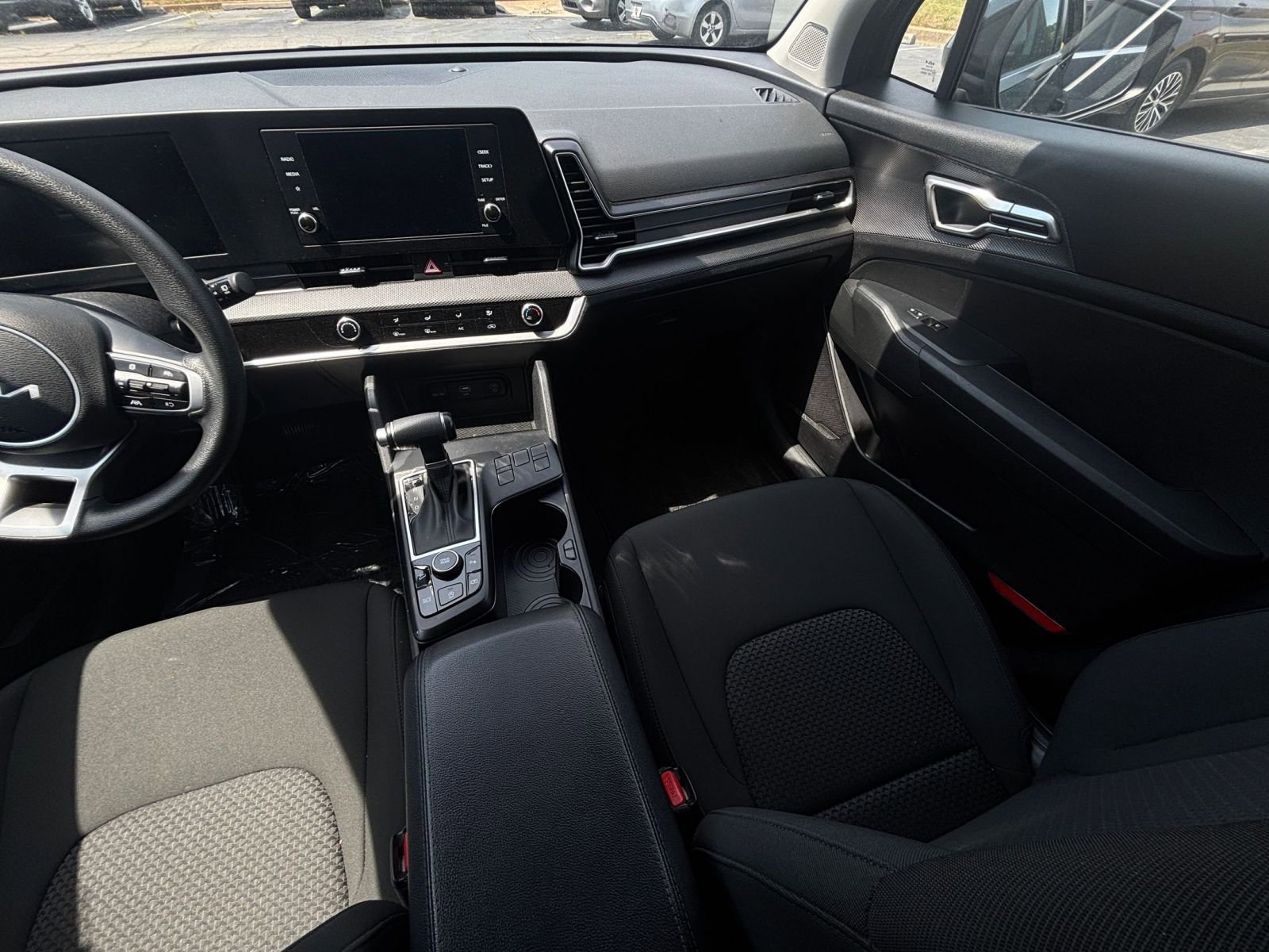 Used 2025 Kia Sportage LX image 34