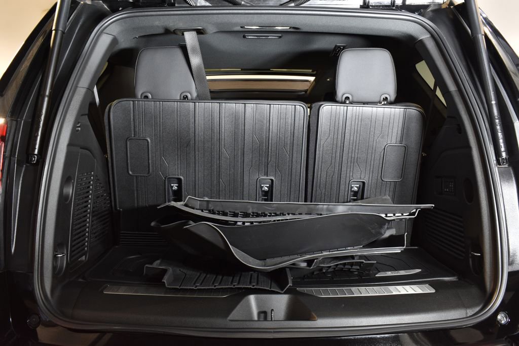 Used 2025 GMC Yukon Denali w/ Sun & Power Step Package image 27