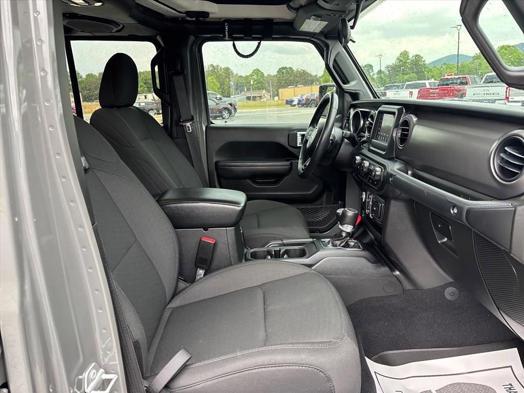 Used 2022 Jeep Gladiator Sport AWD/4WD image 12