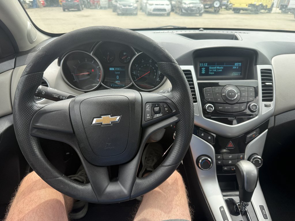 Used 2014 Chevrolet Cruze LS FWD image 13