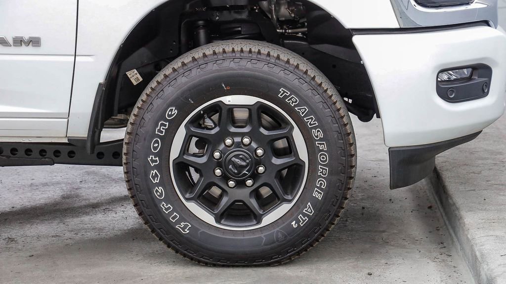Used 2026 RAM 2500 Laramie AWD/4WD image 11