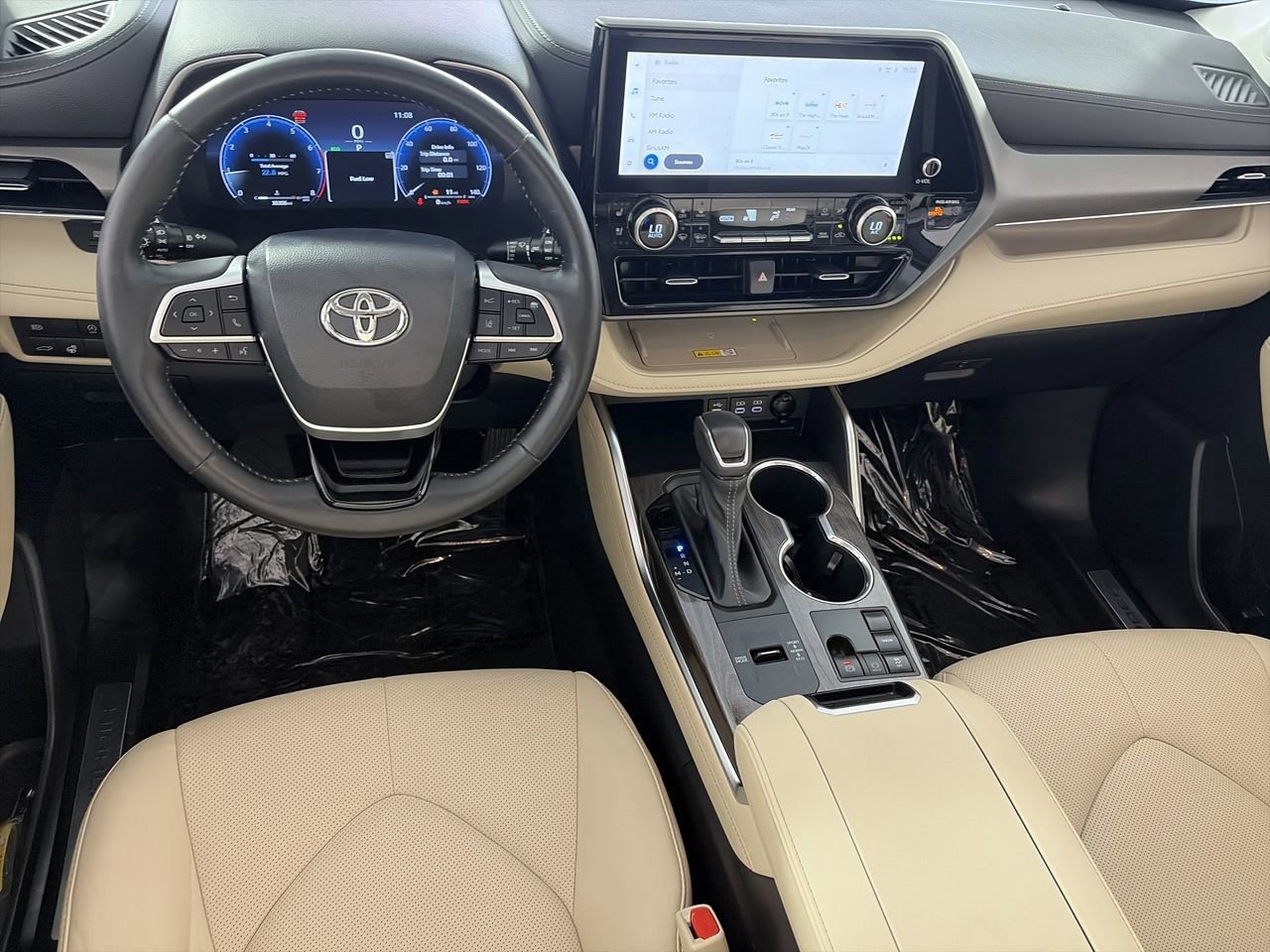 Used 2023 Toyota Highlander Limited FWD image 20