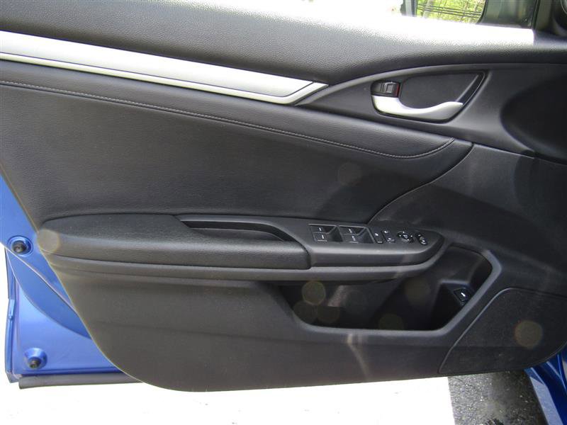 Used 2018 Honda Civic Touring image 9