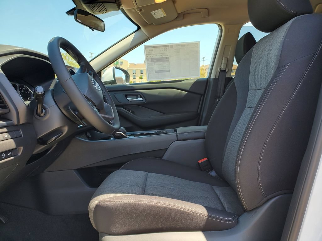 New 2026 Nissan Rogue SV AWD/4WD image 16