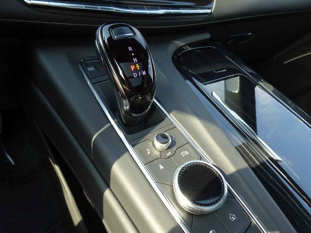 Used 2023 Cadillac Escalade V w/ LPO, ONYX Package AWD/4WD image 17