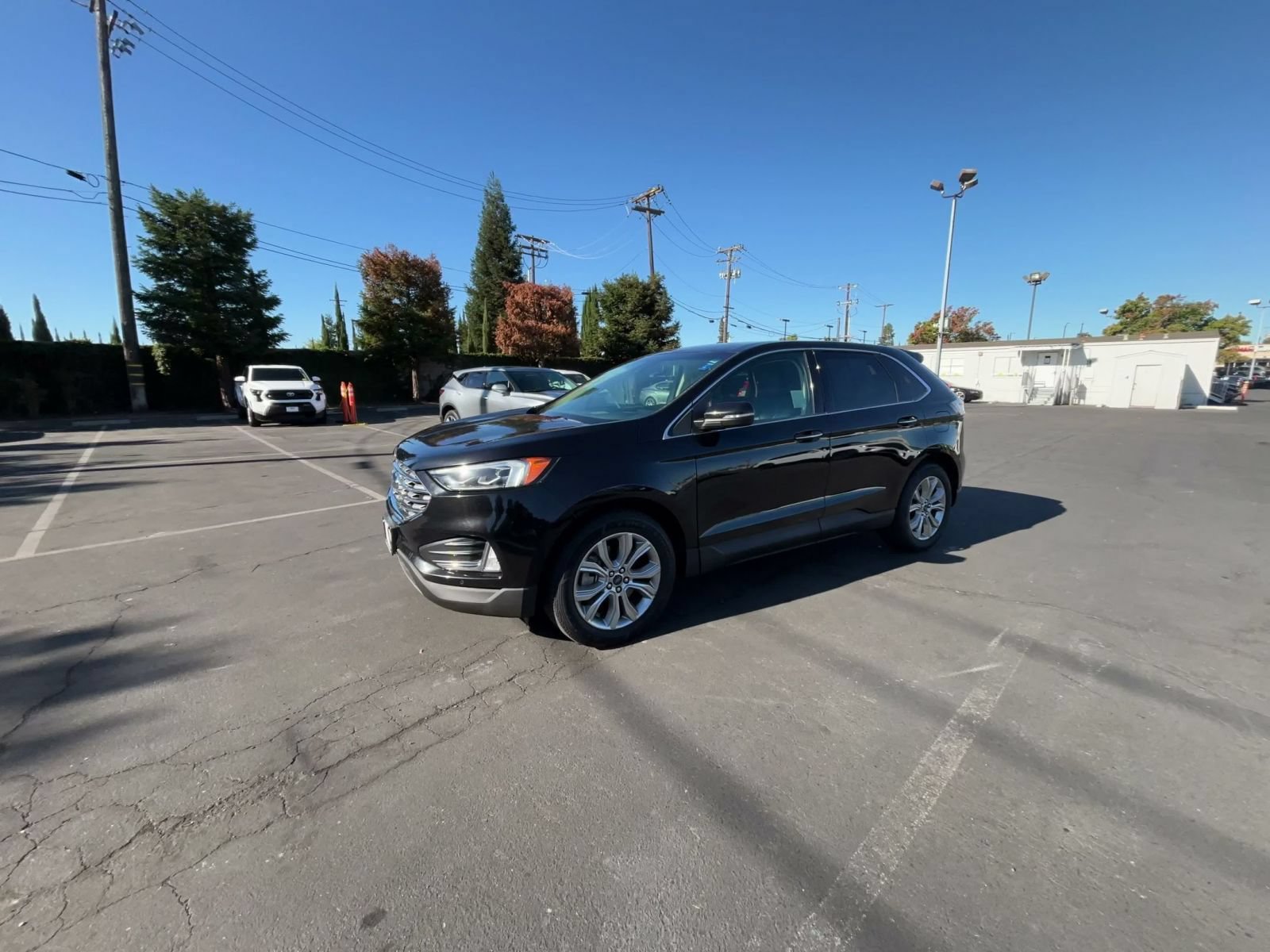 Used 2022 Ford Edge Titanium w/ Equipment Group 301A AWD/4WD image 7