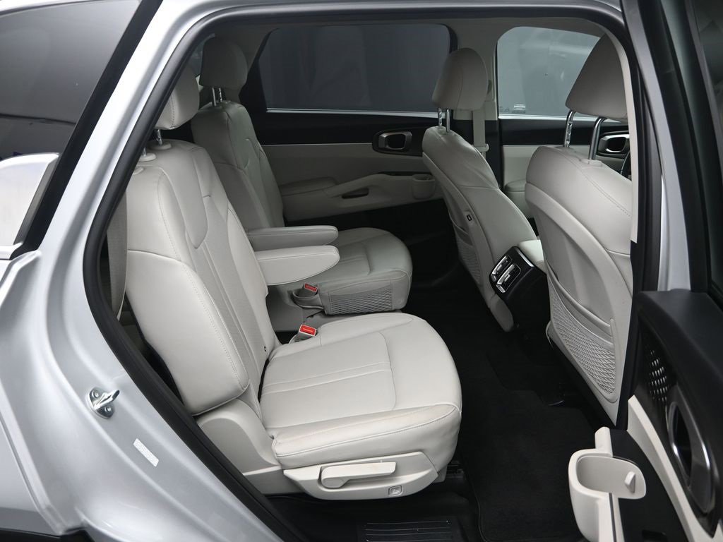 Certified 2024 Kia Sorento EX image 38