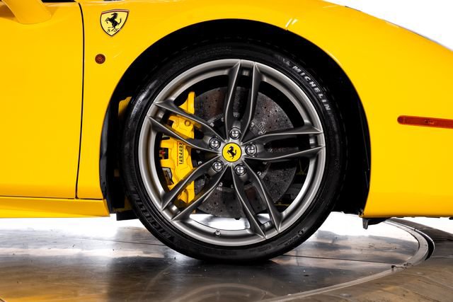 Used 2019 Ferrari 488 Spider RWD image 21