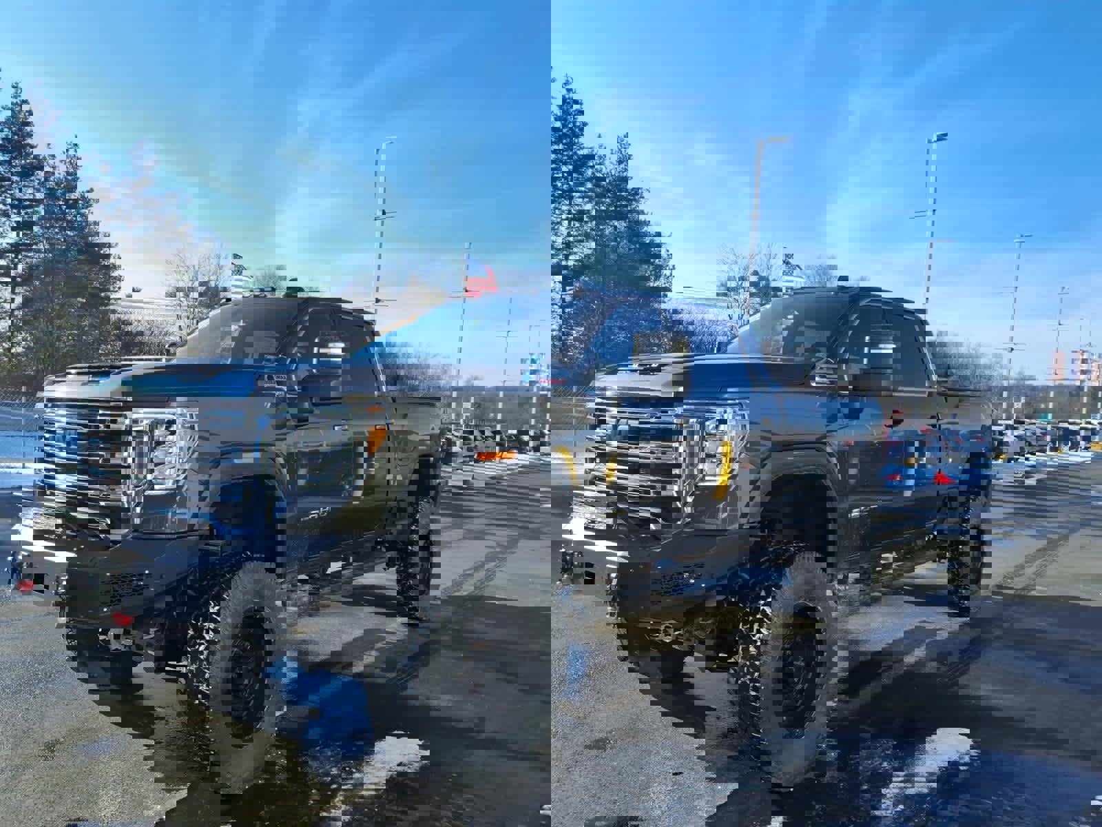 Used 2023 GMC Sierra 2500 SLE w/ SLE Convenience Package image 4