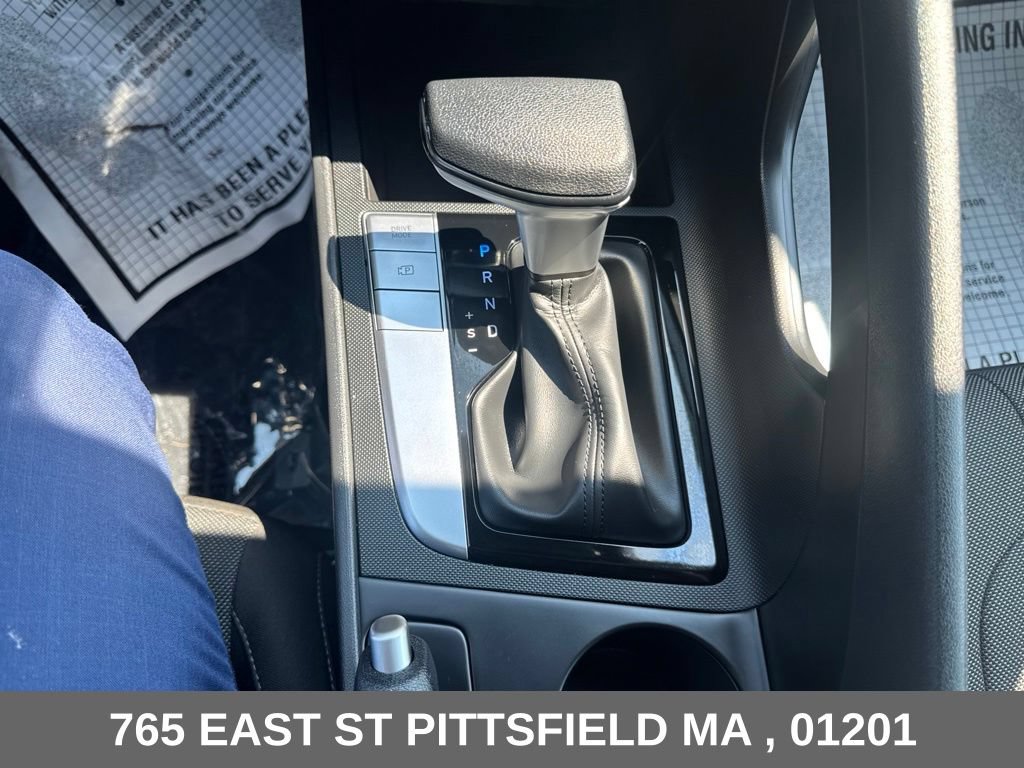 Used 2025 Hyundai Elantra SE FWD image 18