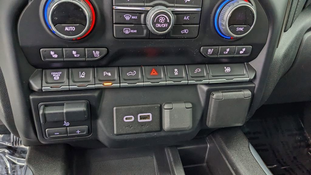 Used 2022 Chevrolet Silverado 3500 High Country image 32