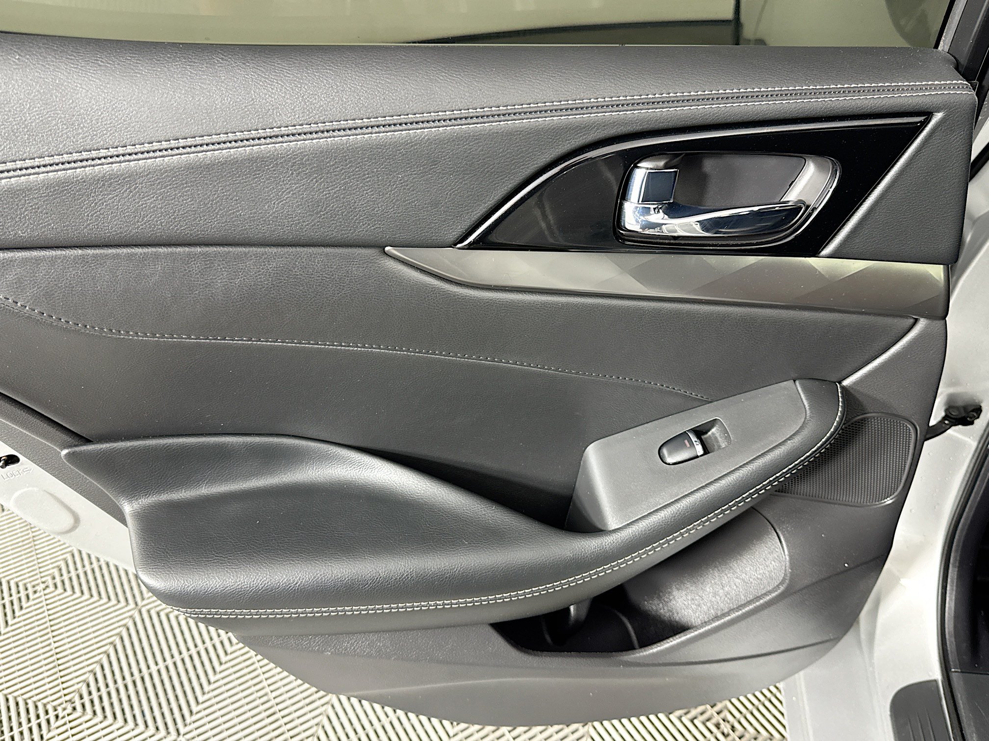 Used 2022 Nissan Maxima SV w/ Floor Mat Group FWD image 24