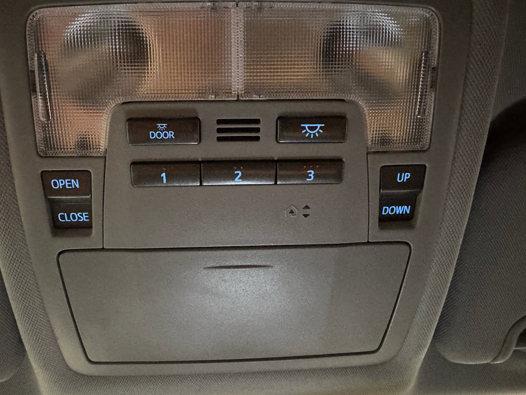 Used 2016 Toyota Highlander Limited FWD image 17