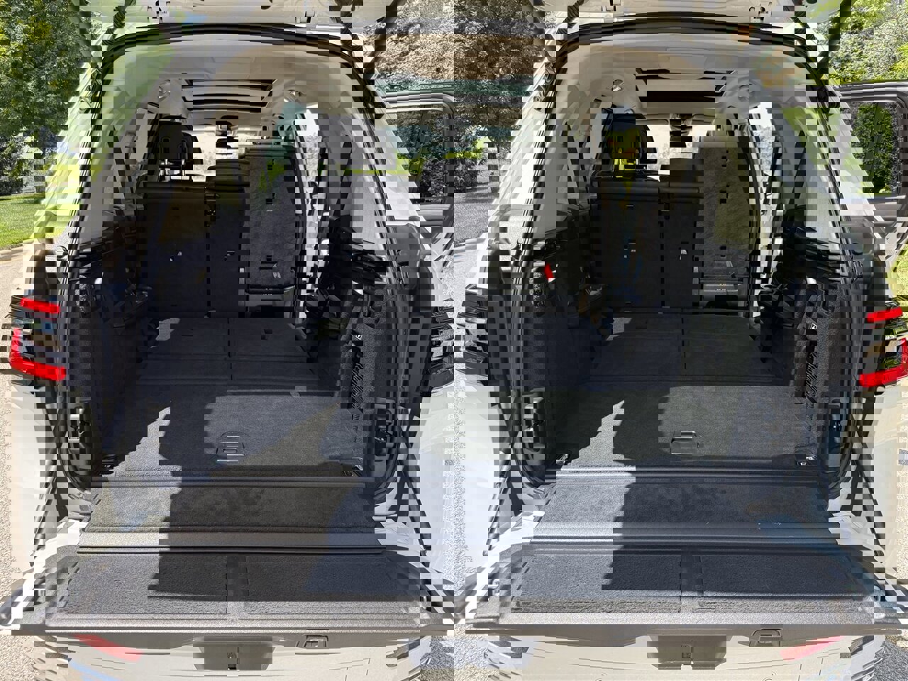 Used 2023 BMW X7 xDrive40i w/ Premium Package image 24