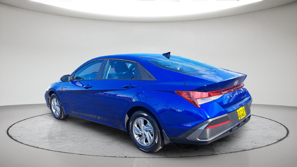Used 2026 Hyundai Elantra SE FWD image 15