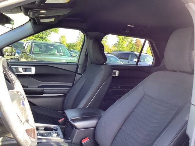 Used 2020 Ford Explorer XLT w/ Comfort Package image 16