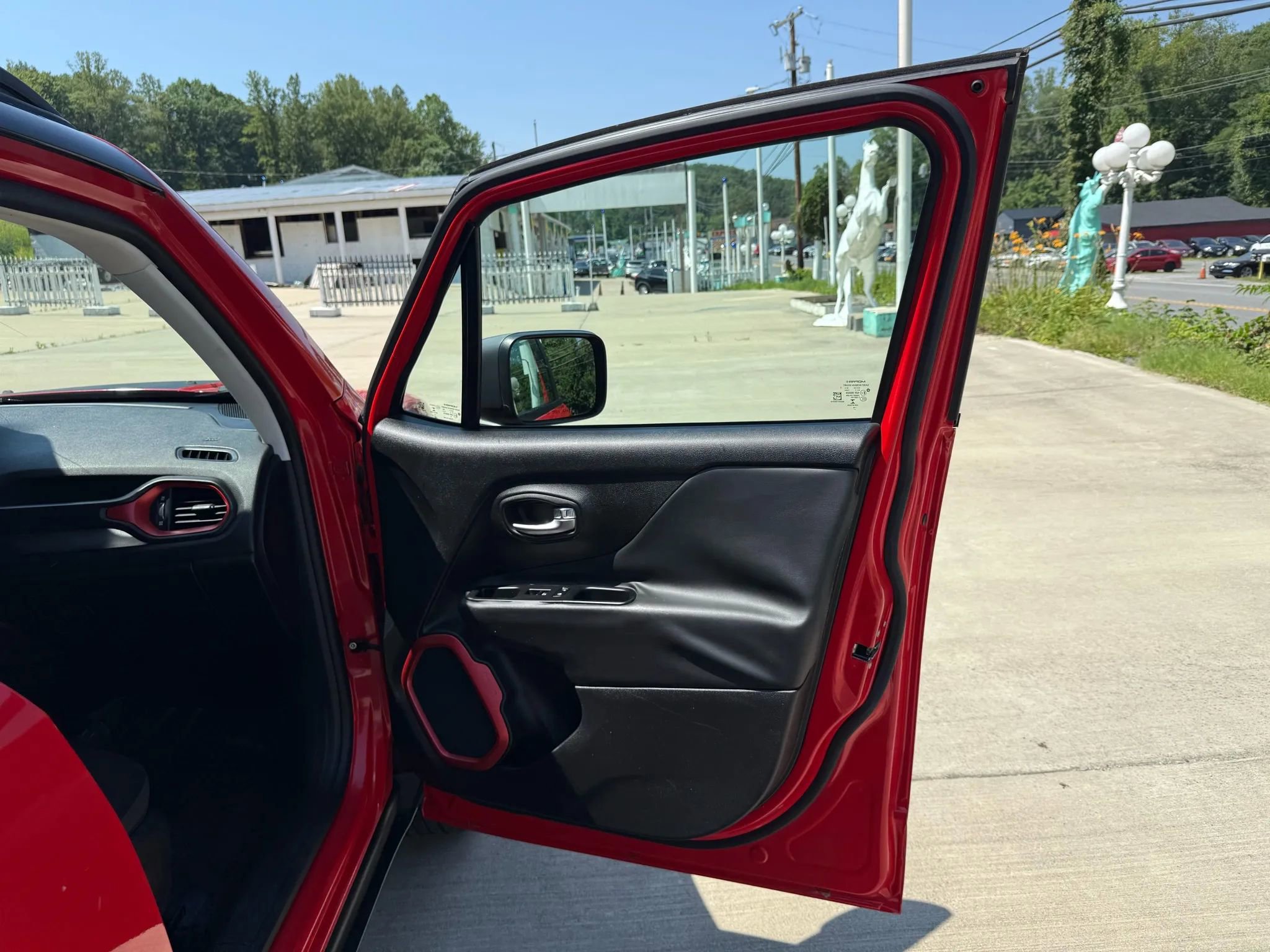 Used 2016 Jeep Renegade Trailhawk image 17