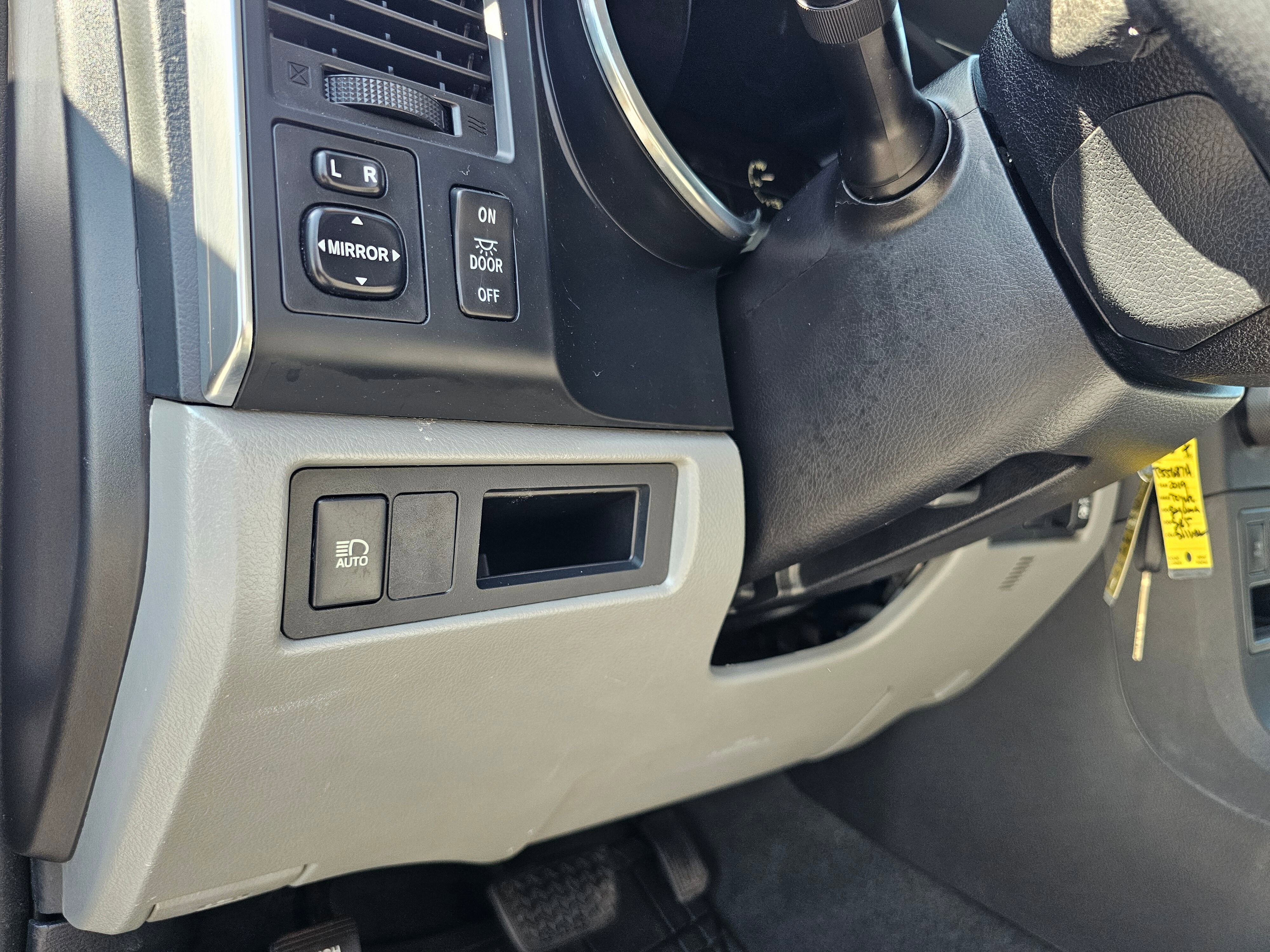 Used 2019 Toyota Sequoia SR5 AWD/4WD image 53