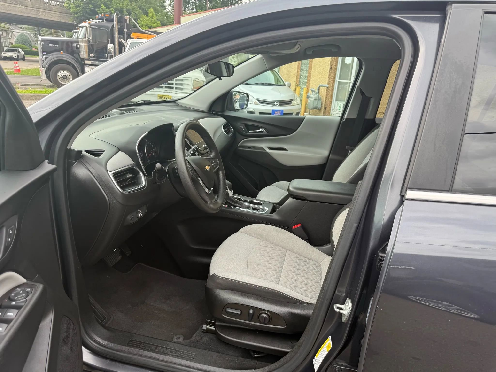 Used 2022 Chevrolet Equinox LT image 9